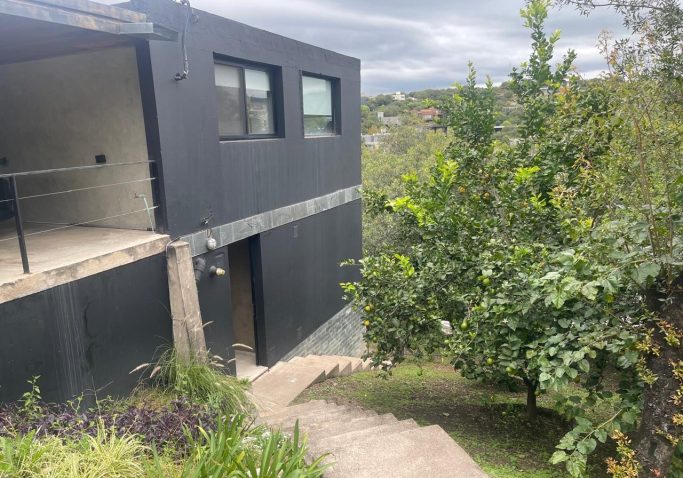 003c377f-8002-4ae9-ac19-c8891bf9da4e